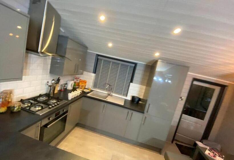 منزل 3 غرف نوم, Ogwen Bank Caravan And Lodge Park