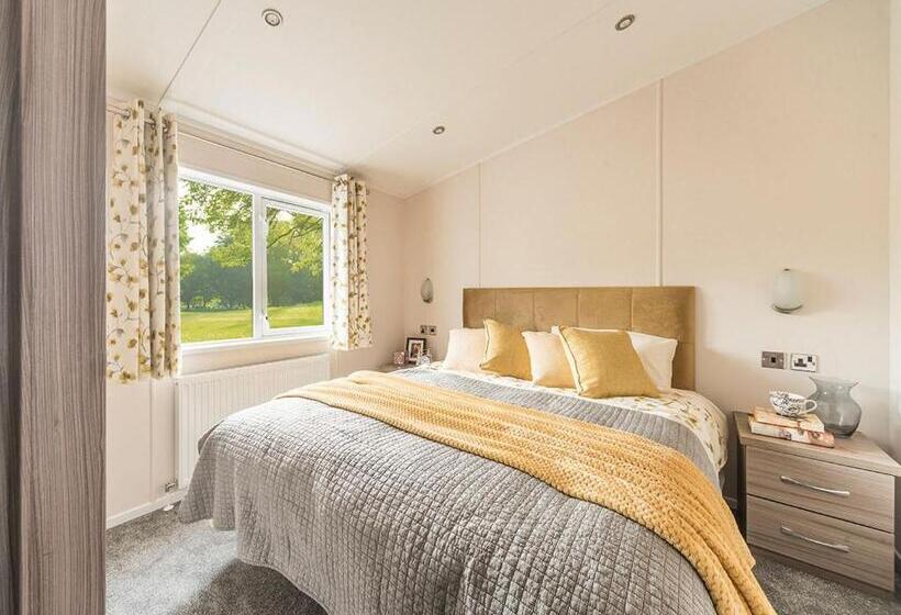 منزل 4 غرف نوم, Ogwen Bank Caravan And Lodge Park