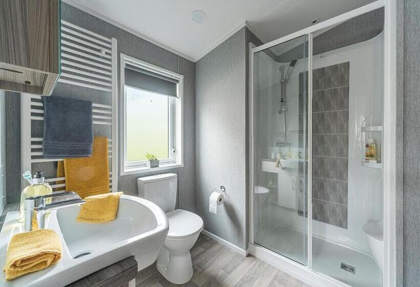 منزل 4 غرف نوم, Ogwen Bank Caravan And Lodge Park