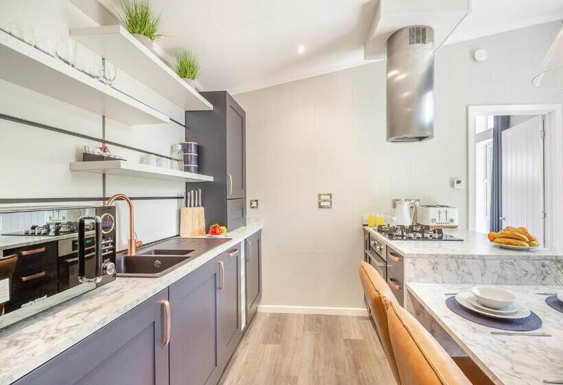 منزل غرفتين نوم, Ogwen Bank Caravan And Lodge Park