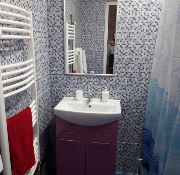 Quarto Standard Cama King, Casa Cu Butoi