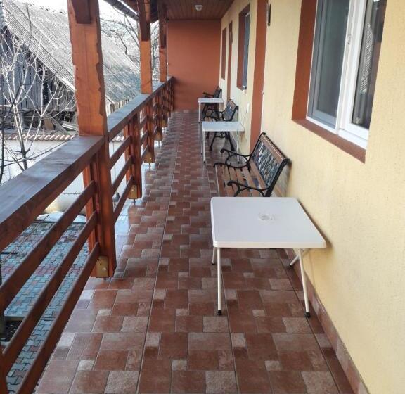 Quarto Superior Cama King, Casa Cu Butoi