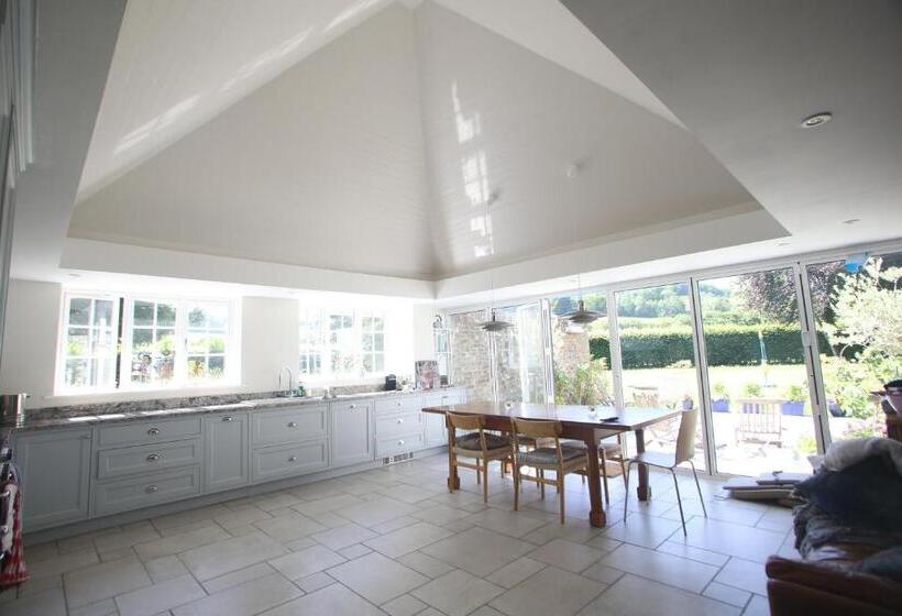 Enkelrum Trädgårdsutsikt, Charlton End   Goodwood Events