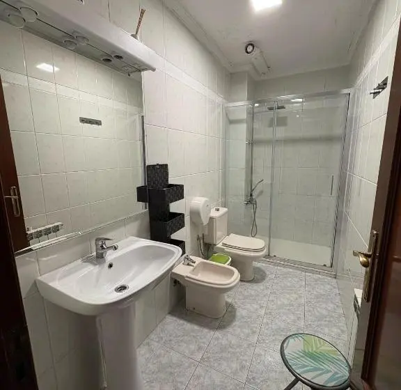 ルームシェアのワンベッド, A Casa Da Herba