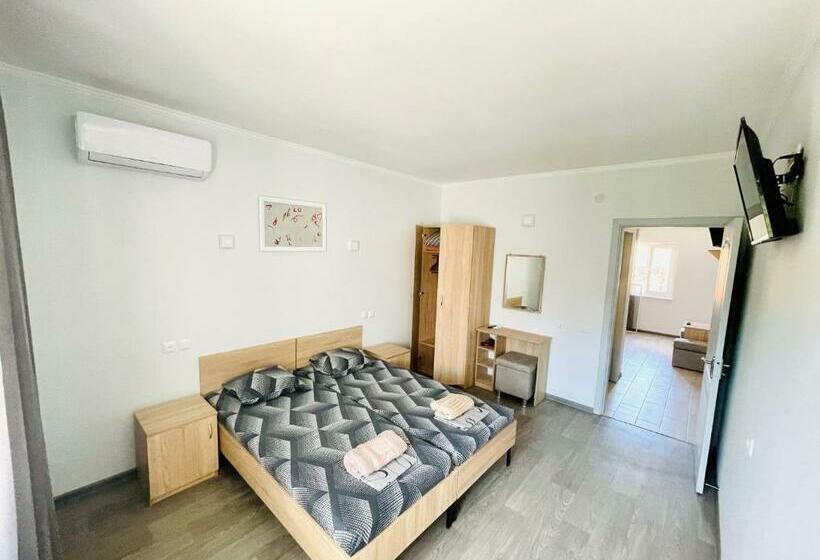 سوییت خانوادگی, ассоль