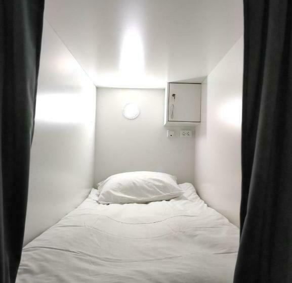 تختخواب در اتاق مشترک, Nomadstan Capsule Hostel