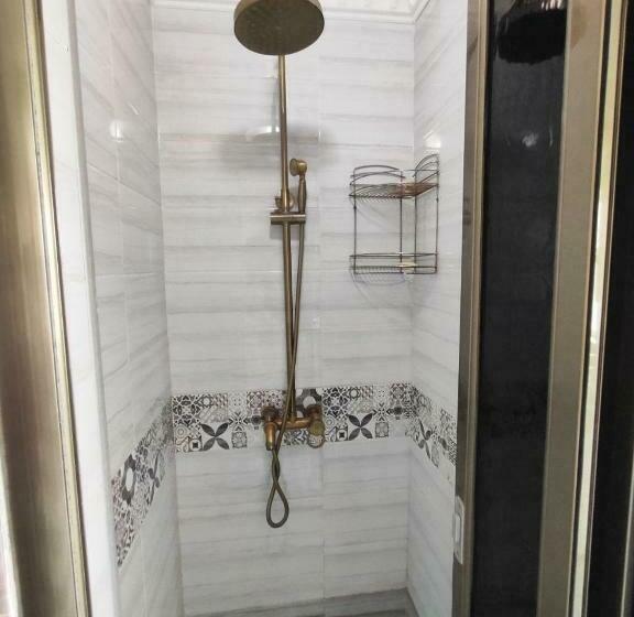 تختخواب در اتاق مشترک, Nomadstan Capsule Hostel