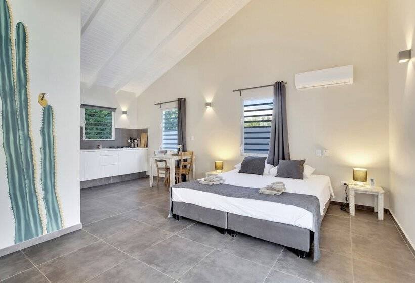 استودیوی استاندارد, All Seasons Apartments