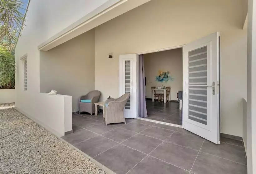 آپارتمان 1 خوابه, All Seasons Apartments