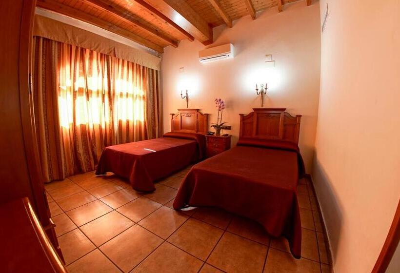 Номер Economy, Alfonso Viii