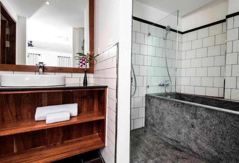 Президентский Люкс, Aquarius Hotel And Urban Resort