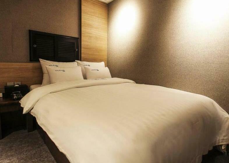 חדר סטנדרט, Gangnam Blanc