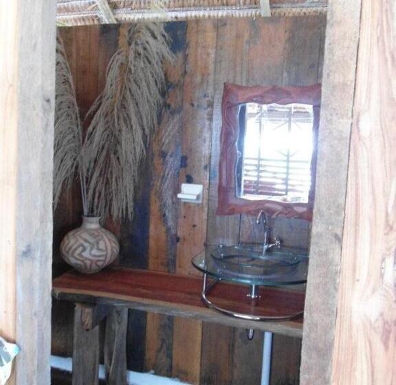 غرفة قياسية ثلاثية, Cabaña Flotante Kurupira