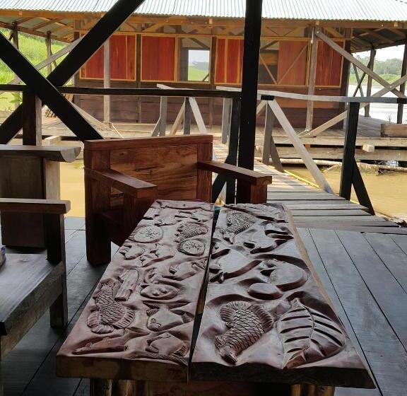 جناح مطل على البحيرة, Cabaña Flotante Kurupira