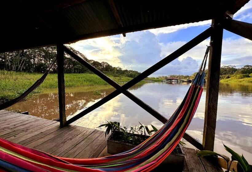 جناح مطل على البحيرة, Cabaña Flotante Kurupira