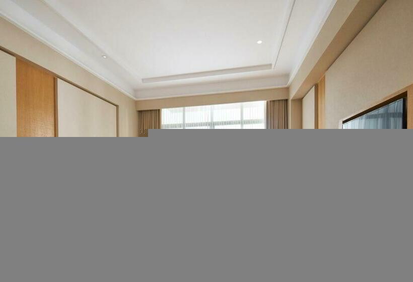 Suite Widok Golf, Four Points By Sheraton Chengdu, Pujiang Resort