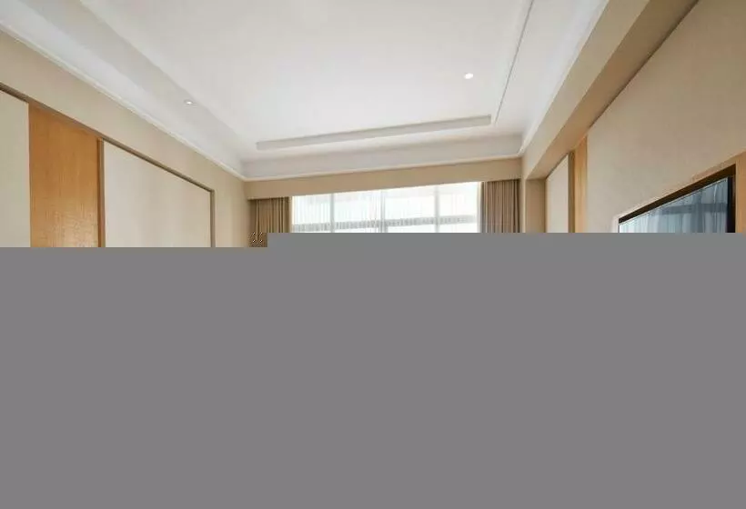 ゴルフ場の見えるスイートルーム, Four Points By Sheraton Chengdu, Pujiang Resort