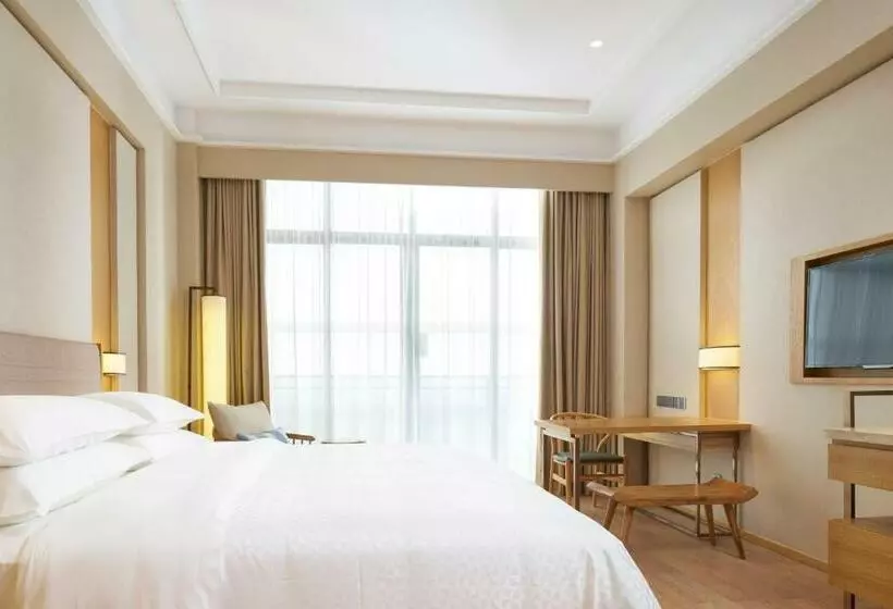 １階のスタンダードルーム, Four Points By Sheraton Chengdu, Pujiang Resort