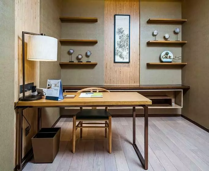 ゴルフ場の見えるスイートルーム, Four Points By Sheraton Chengdu, Pujiang Resort