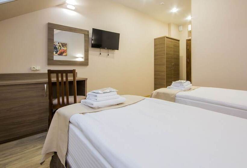 اتاق کلاس بیزنس, Hemingway