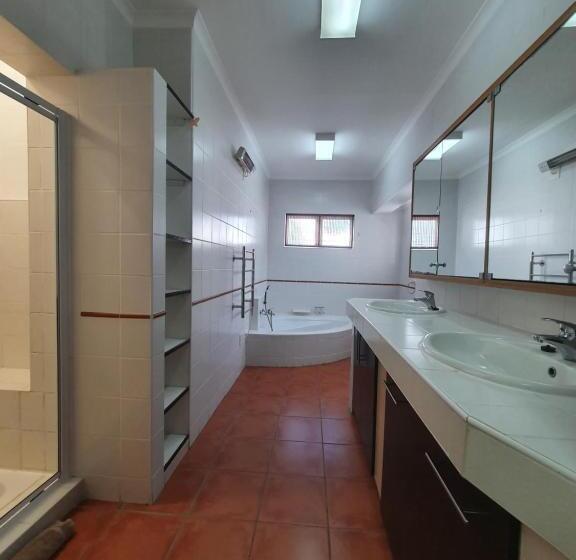 Pokój Deluxe, Langholm