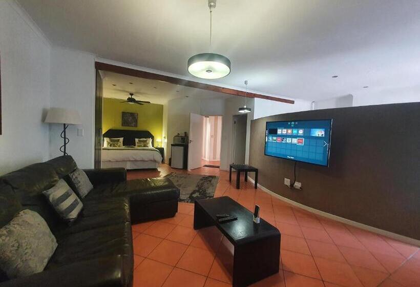 Deluxe Suite King Bed, Langholm