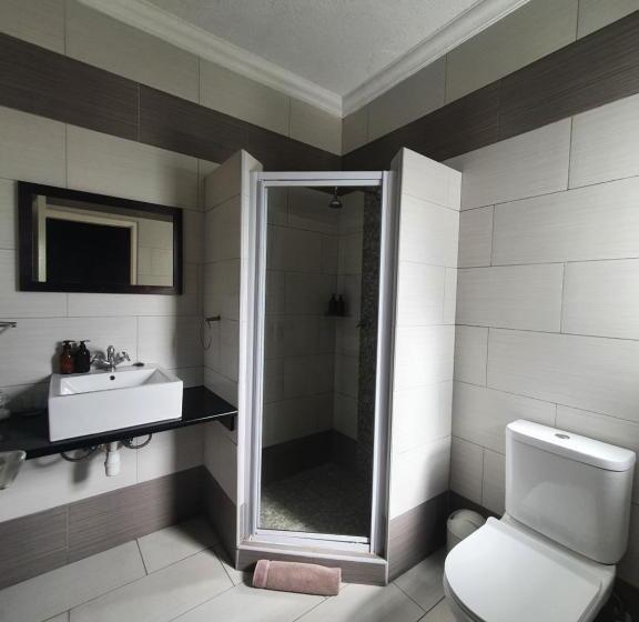 Pokój Standard Trzyosobowy, Langholm