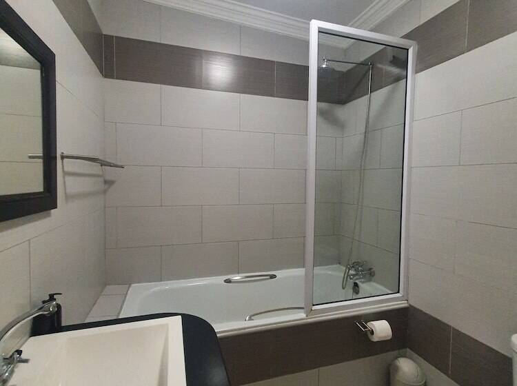 Pokój Standard, Langholm