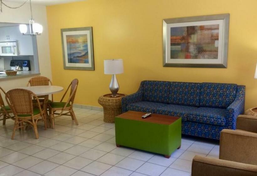 מיטת קינג בסוויטה, Surf Rider Resort