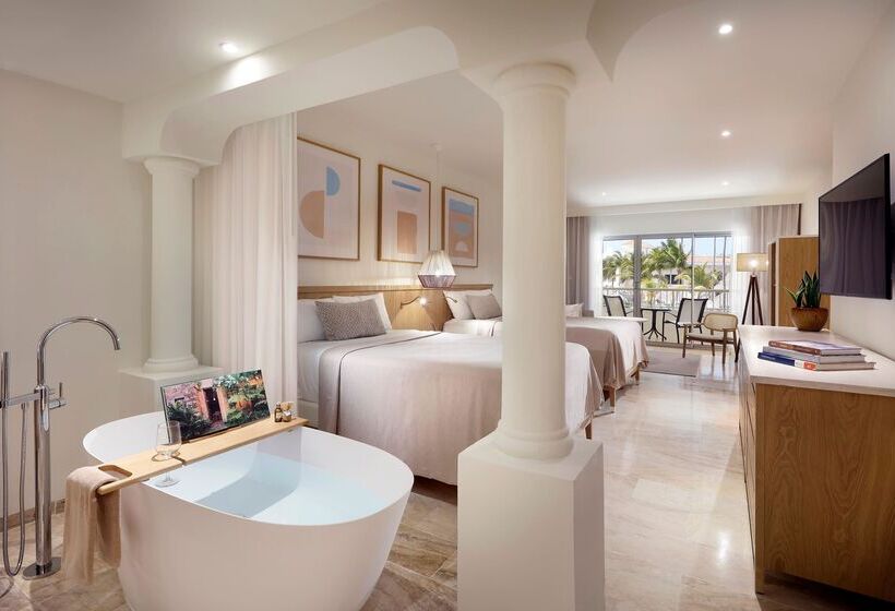 Номер Deluxe, The Lofts Boutique