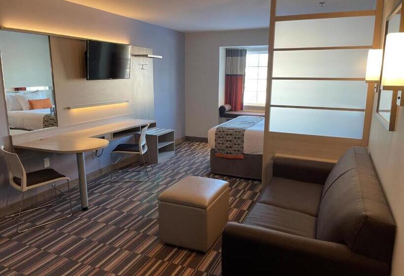 스탠다드 스튜디오, Coratel Inn & Suites By Jasper Rochester