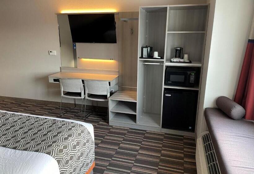 Номер Стандарт Адаптированный для Инвалидов, Coratel Inn & Suites By Jasper Rochester