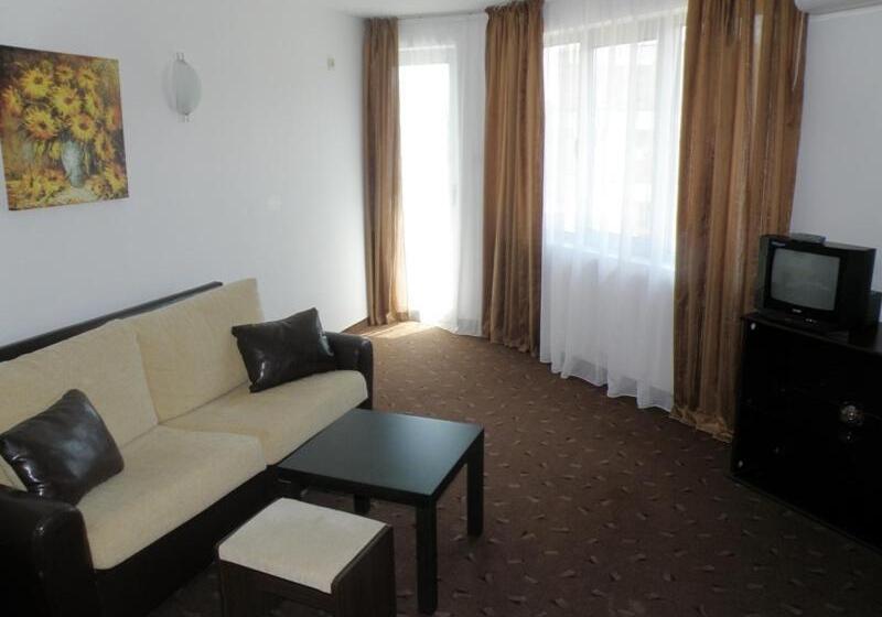 דירה בת חדר שינה 1 עם מרפסת, Makao Family