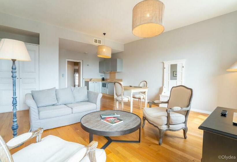 سوییت پرستیژ, Adonis La Redorte By Olydea