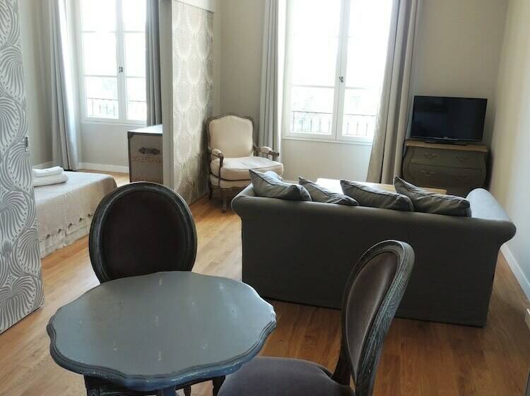 استودیوی استاندارد, Adonis La Redorte By Olydea