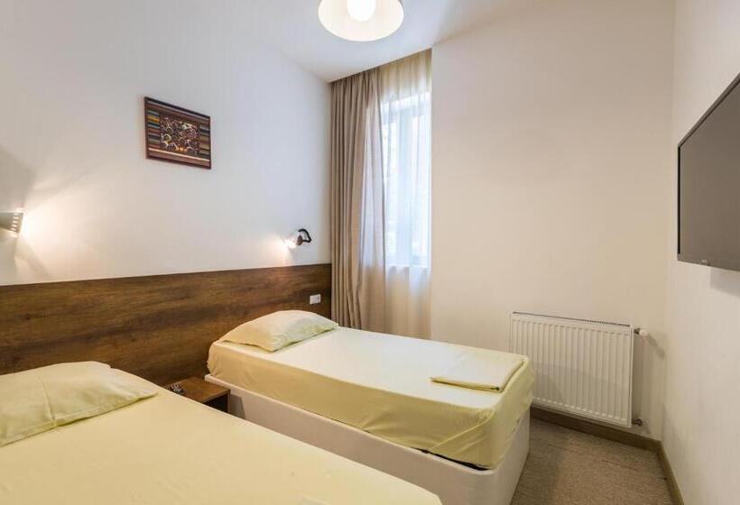 اتاق استاندارد چهار تخته, Alliance