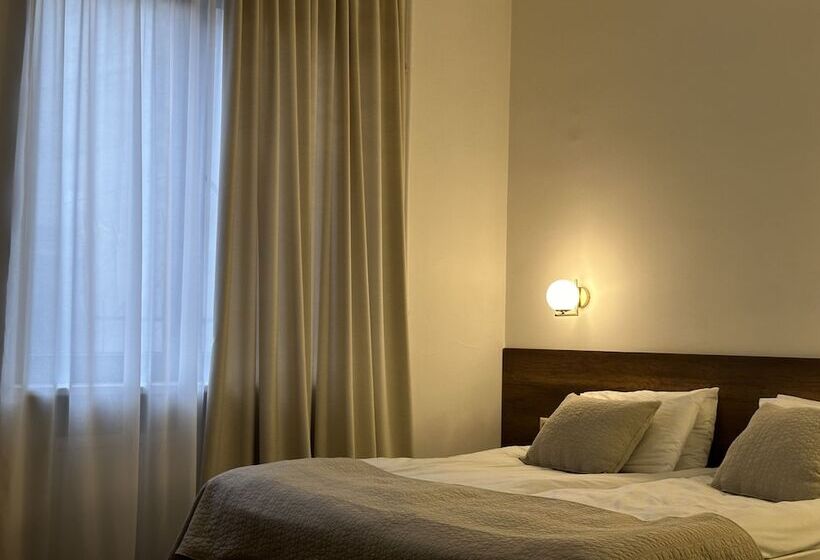 اتاق استاندارد سه نفره, Alliance