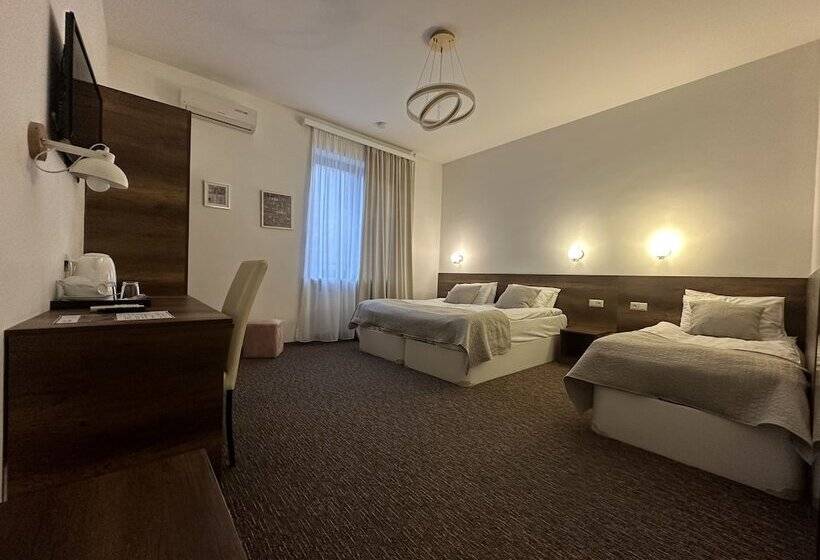 اتاق استاندارد سه نفره, Alliance