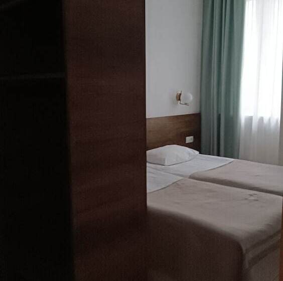 اتاق استاندارد چهار تخته, Alliance