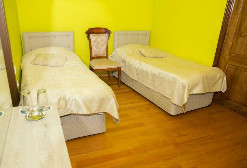 اتاق استاندارد, Black Sea House