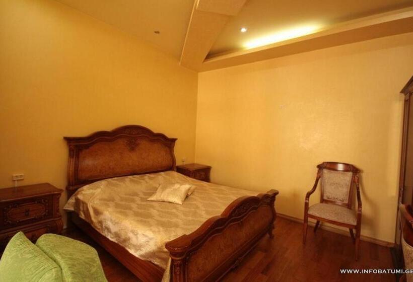 اتاق خانوادگی, Black Sea House