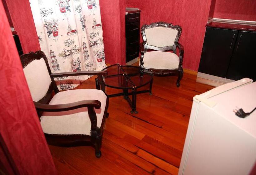 سوئیت 2 خوابه, Black Sea House