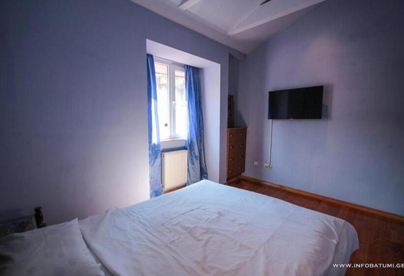 سوئیت 2 خوابه, Black Sea House