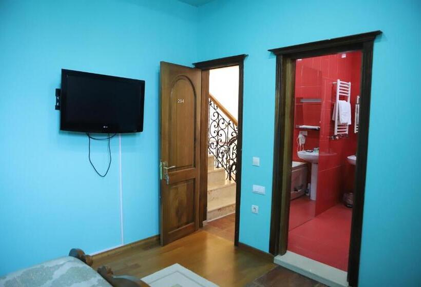 اتاق استاندارد, Black Sea House