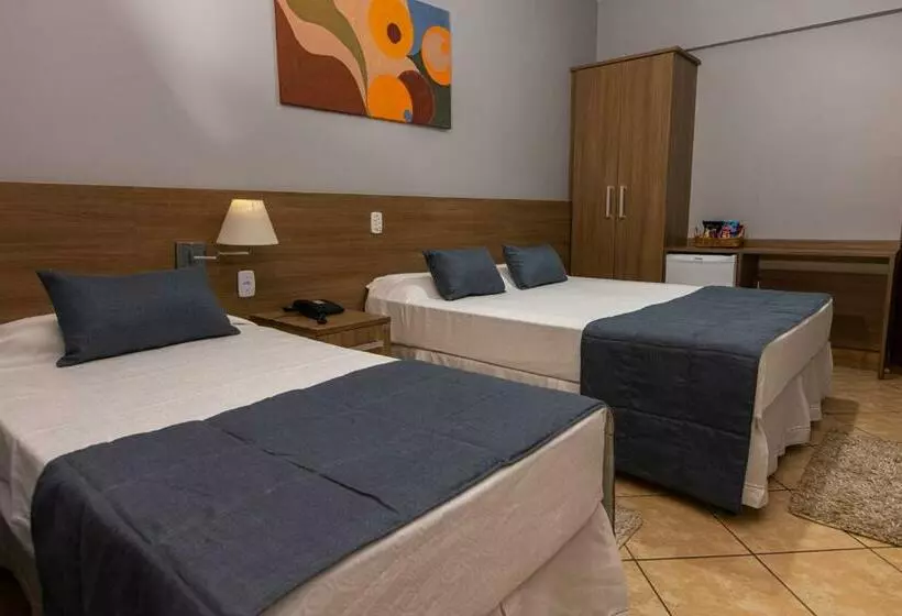 Deluxe Kolmen Hengen Huone, Bm