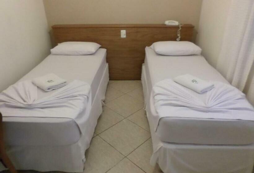 Standard Szoba, Casarão