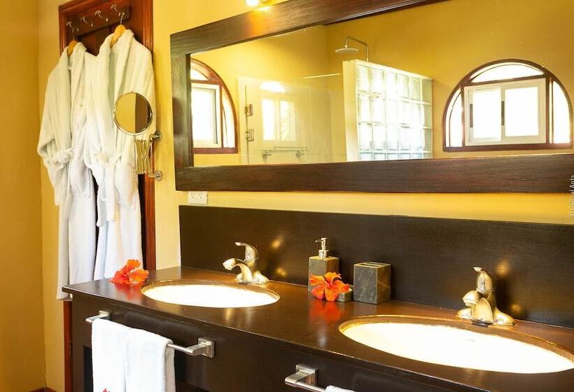 סוויטה דלוקס, El Encanto