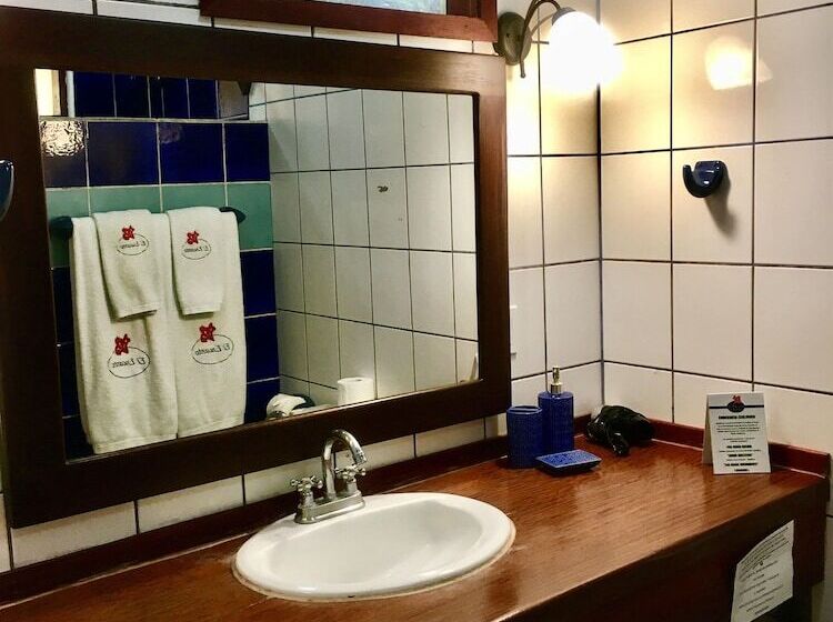 スタンダードトリプルルーム, El Encanto