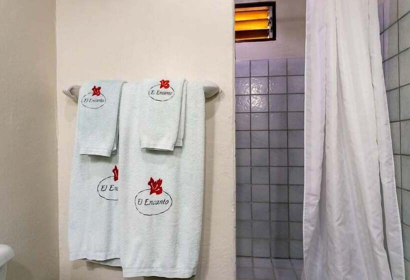 Quarto Triplo Estandar, El Encanto