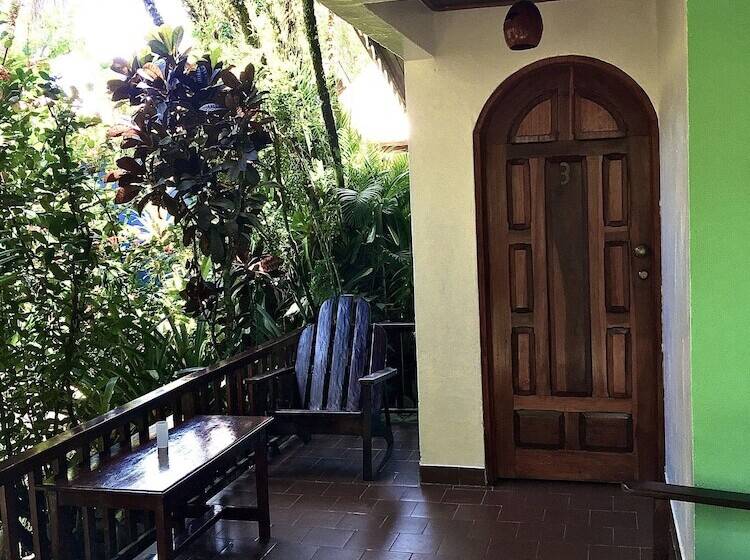 スタンダードトリプルルーム, El Encanto